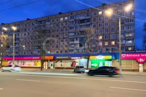 пр. Мира (г. Кривой Рог, Дзержинский район) - Здається торгівельний майданчик, 200 грн. за кв.м. - АФНУ