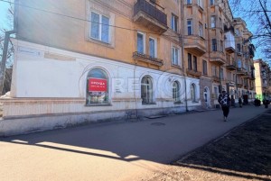 ул. Харитонова (г. Кривой Рог, Центрально-Городской район) - Здається торгівельний майданчик, 400 грн. за кв.м. - АФНУ